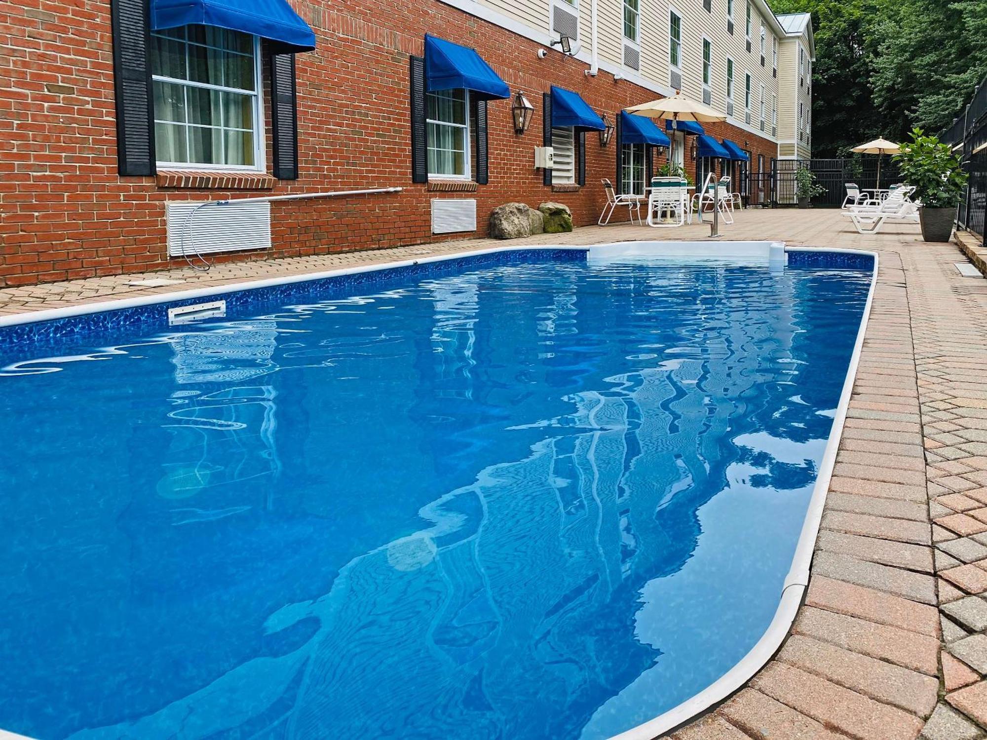 Comfort Inn & Suites Sturbridge-Brimfield Exterior foto