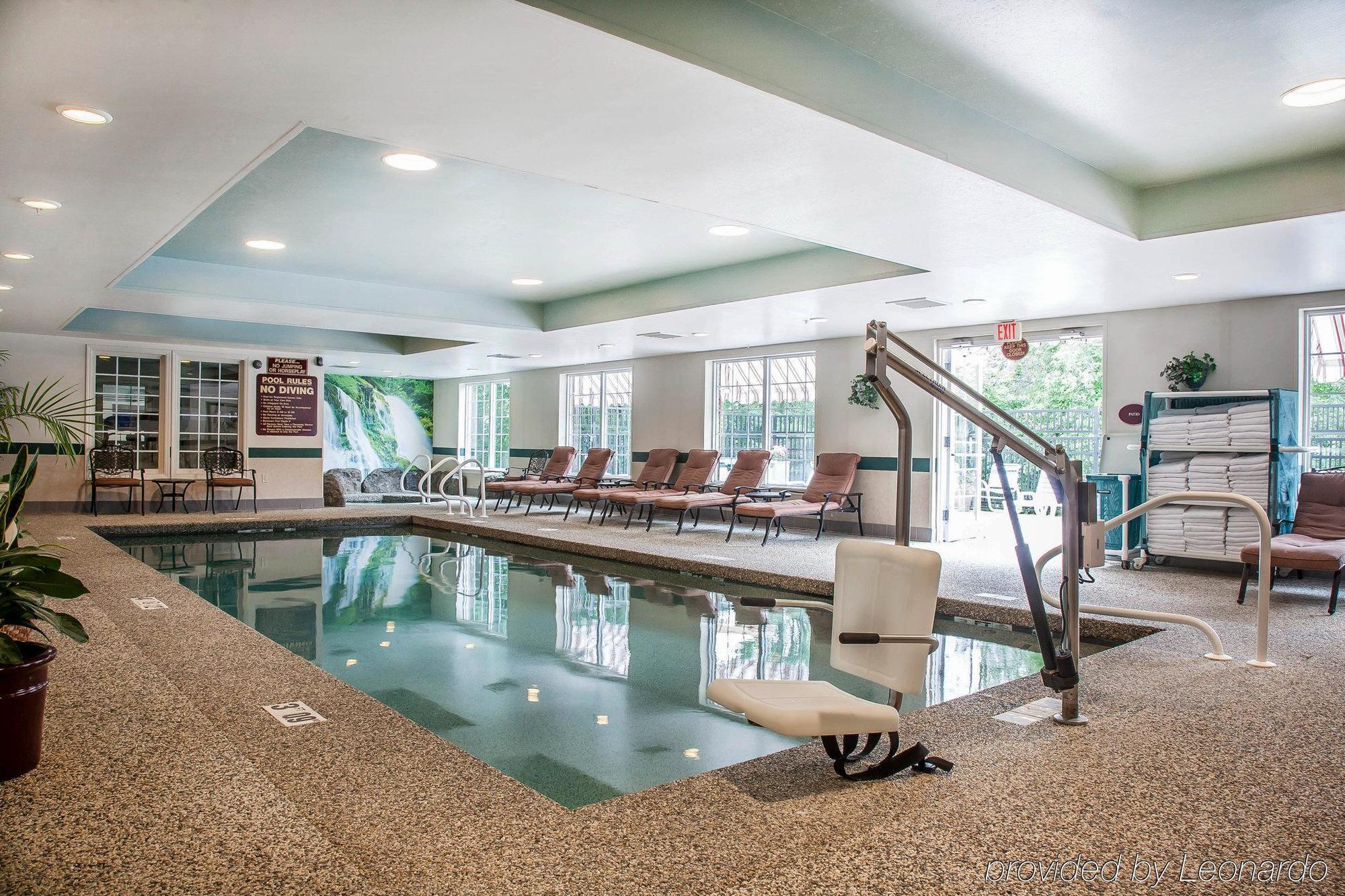 Comfort Inn & Suites Sturbridge-Brimfield Exterior foto