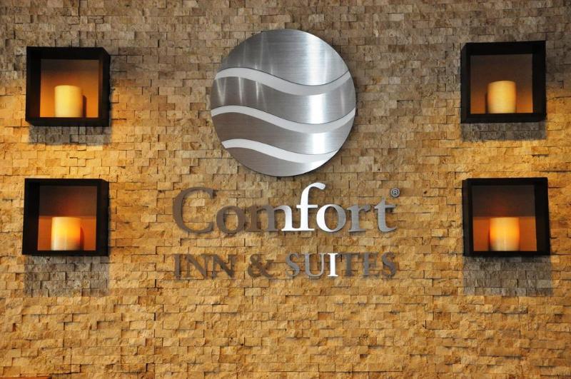 Comfort Inn & Suites Sturbridge-Brimfield Exterior foto