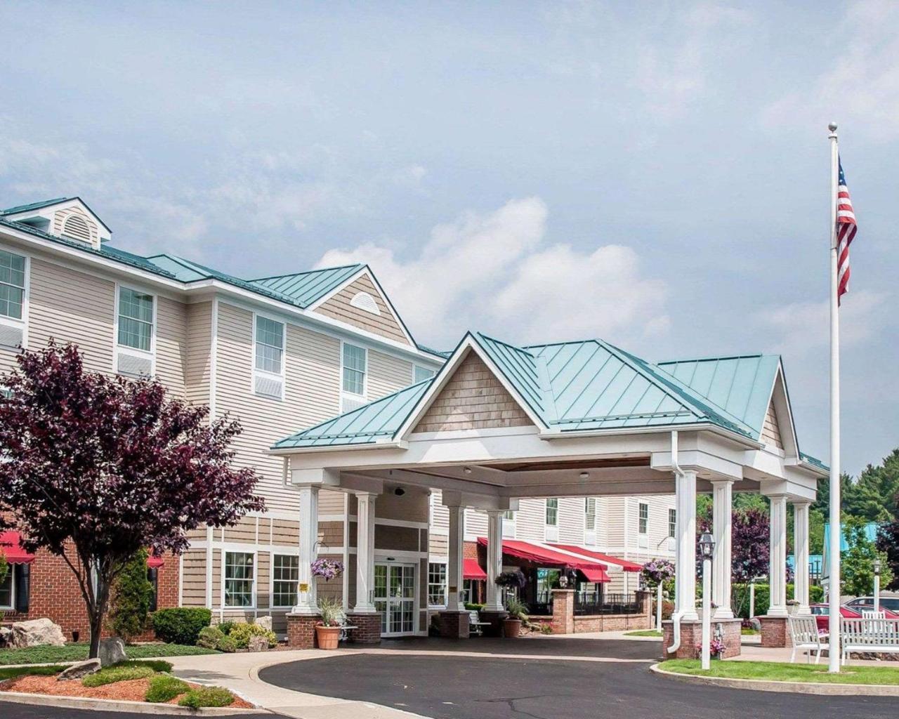 Comfort Inn & Suites Sturbridge-Brimfield Exterior foto