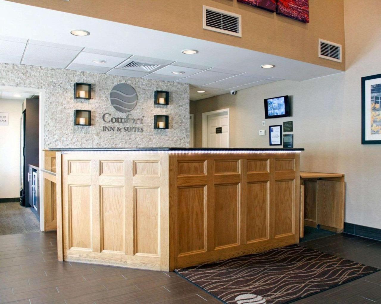 Comfort Inn & Suites Sturbridge-Brimfield Exterior foto