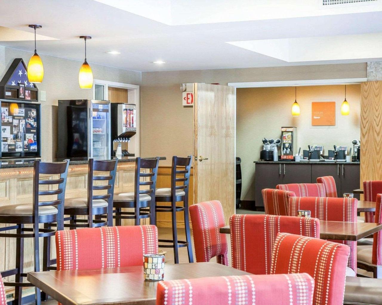 Comfort Inn & Suites Sturbridge-Brimfield Exterior foto